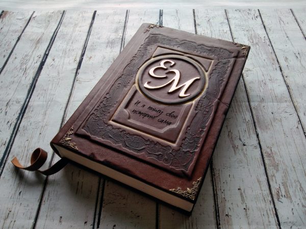 Кожаный ежедневник "старинная книга"