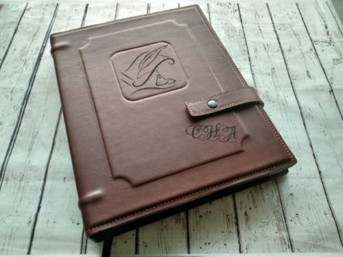 кожаный ежедневник органайзер с гравировкой логотипа