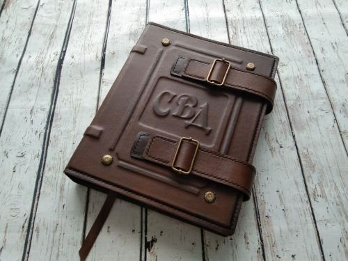 Оригинальный ежедневник с инициалами