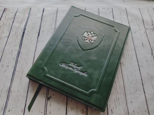 Ежедневник из натуральной кожи с тиснением именной надписи