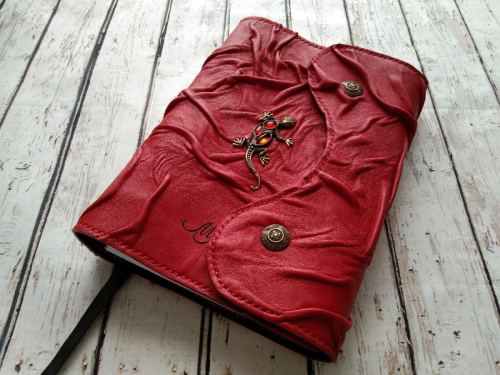 Кожаный ежедневник с ящерицей