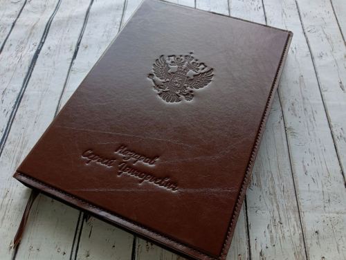 Ежедневник из натуральной кожи с тиснением герба
