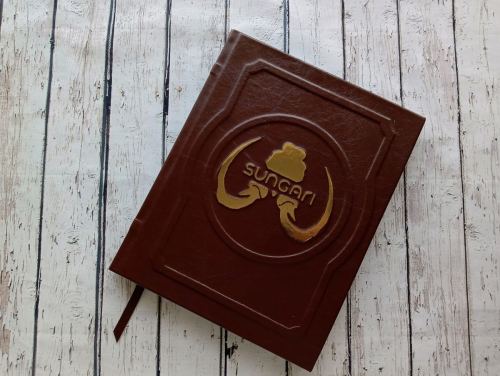 Ежедневник из натуральной кожи с тиснением логотипа