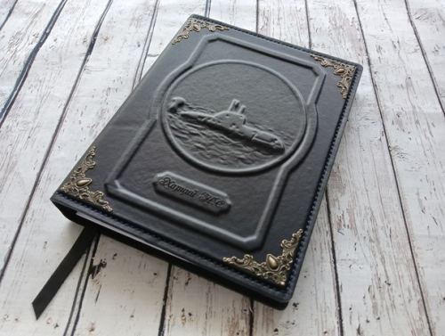 Ежедневник из натуральной кожи с тиснением и именной надписью